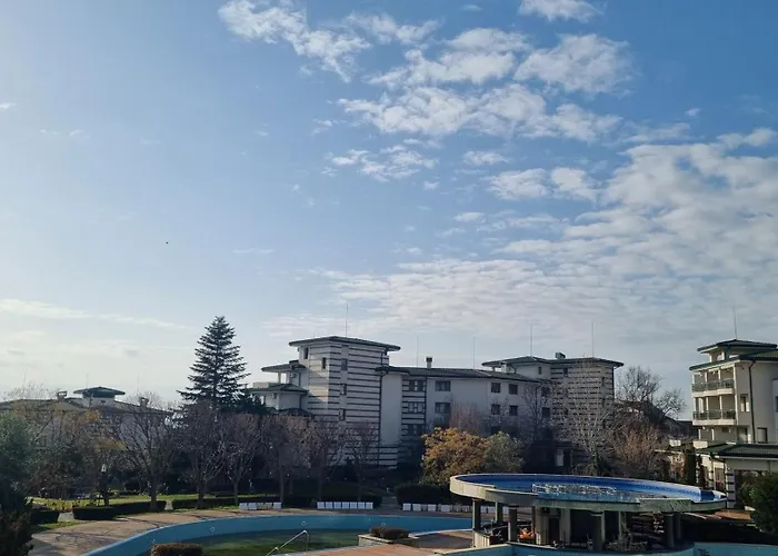 Emerald & Spa, S105 Апартаменты Равда