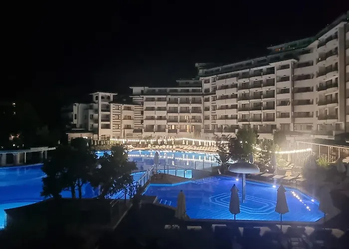 Emerald & Spa, S105 Апартаменты