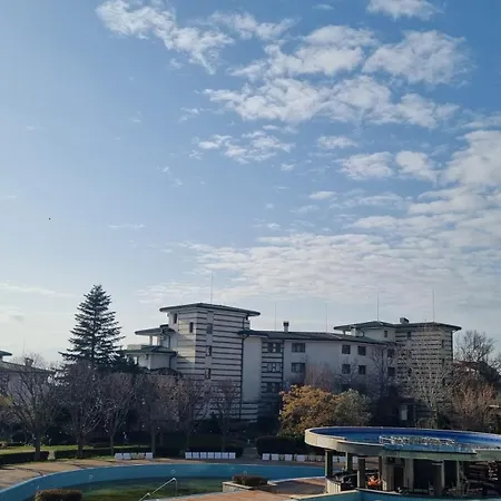 Emerald & Spa, S105 Апартамент Равда