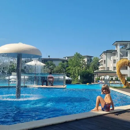 Emerald & Spa, S105 Appartement Ravda