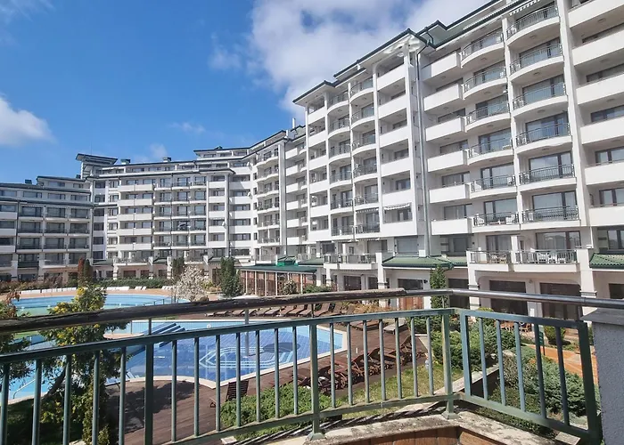 Emerald & Spa, S105 アパート *